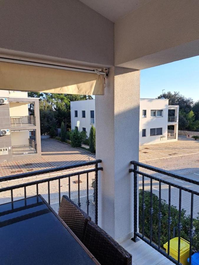 Apartman Lozancic วีร์ ภายนอก รูปภาพ