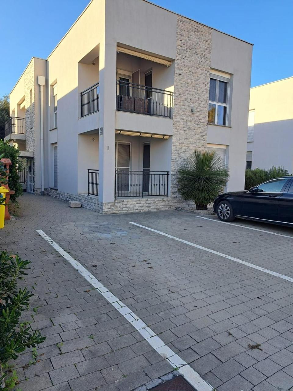 Apartman Lozancic วีร์ ภายนอก รูปภาพ