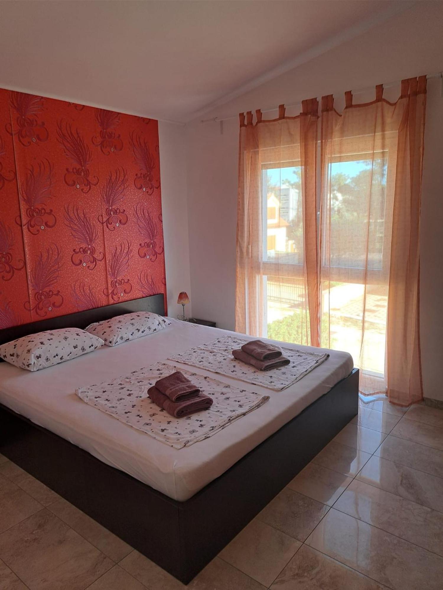 Apartman Lozancic วีร์ ภายนอก รูปภาพ